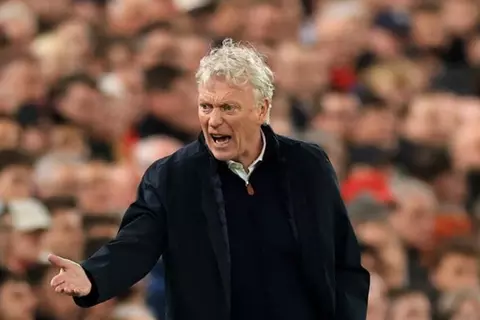 رقم سلبي تاريخي.. لعنة أنفيلد لا تترك ديفيد مويس وحيدًا